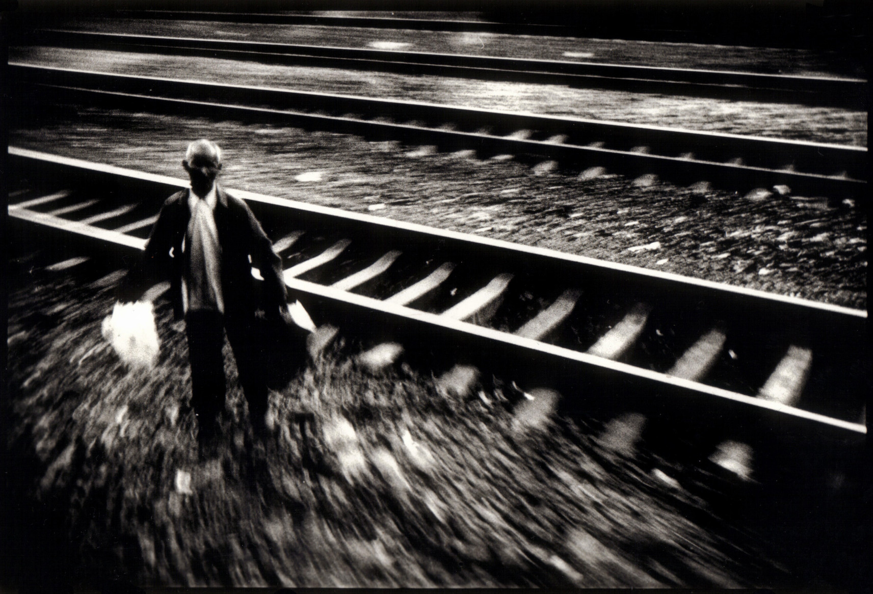 THE ESCAPE (CHINESE REQUIEM)