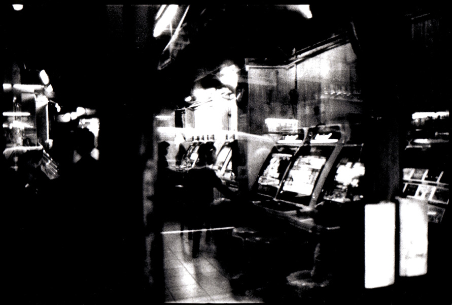 THE ESCAPE (CHINESE REQUIEM)