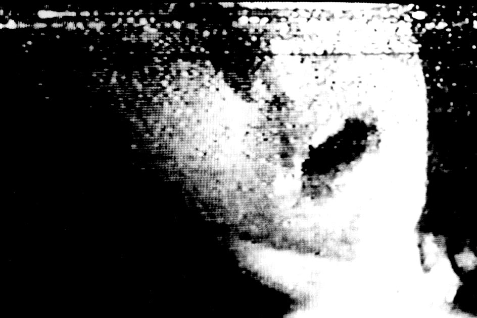 DU BRUIT DUR, LA NUIT