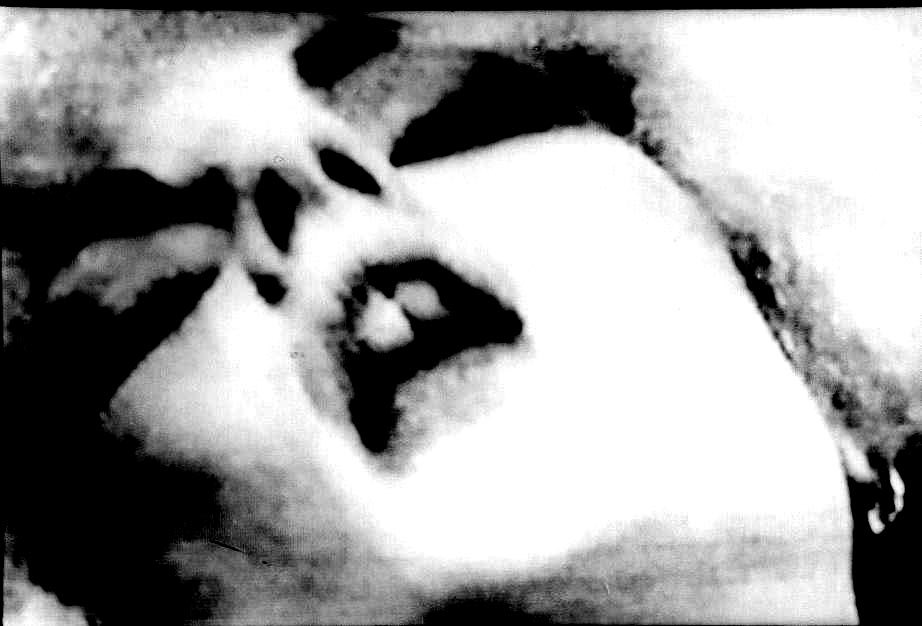 DU BRUIT DUR, LA NUIT