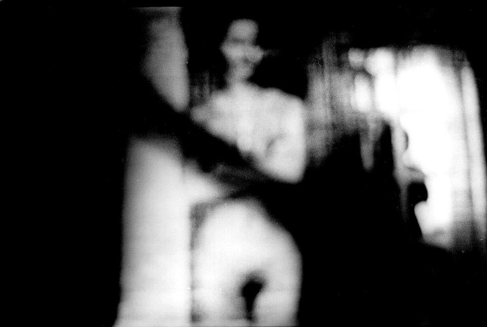 DU BRUIT DUR, LA NUIT